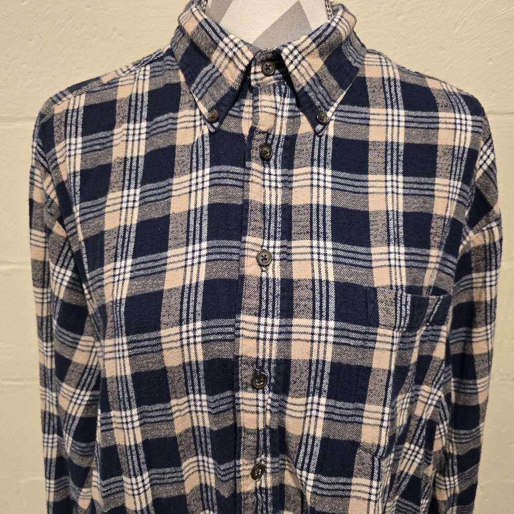 Towncraft Flannel Shirt Navy Plaid Button Down 100% Cotton Men’S Large Layer. - Picture 2 of 11